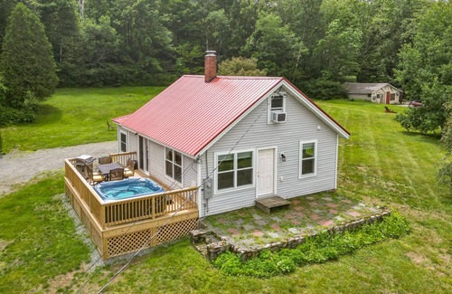 Northumberland House | Mountain View Home with Hot Tub close to Santa’s Village