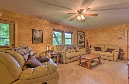 Settlers Ridge House | Mountain-View Maggie Valley Home with 2 Decks!