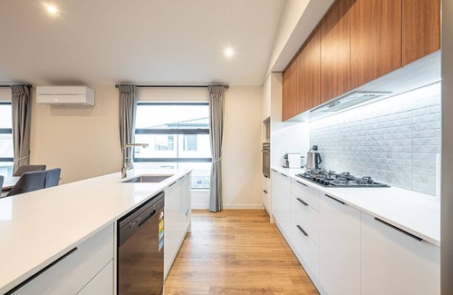 Lake Tekapo Apartment | Mountain view/peaceful/warm/family friendly/3bedroom3bathroom/king bed/unitA