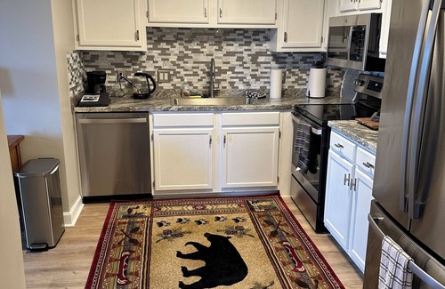 Sugar Mountain Condo | Mountain view Sugar Top - 2-bedroom condo-WiFi, fitness, pool, hot tub