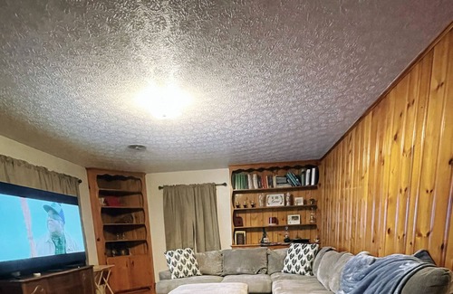 Luray House | Mountain views, Pet Friendly, Group and Family Friendly!