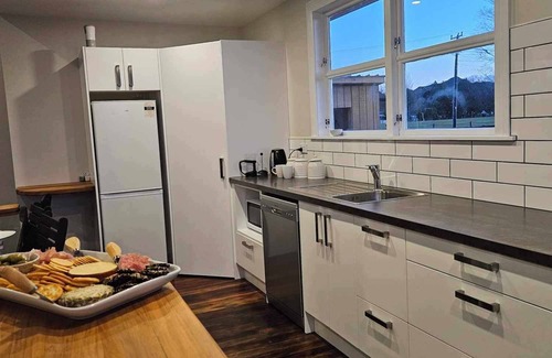 Raetihi Villa | Mountain Views, The Adventurers Rest, RaetihinNear the Mt Ruapehu Ski Fields