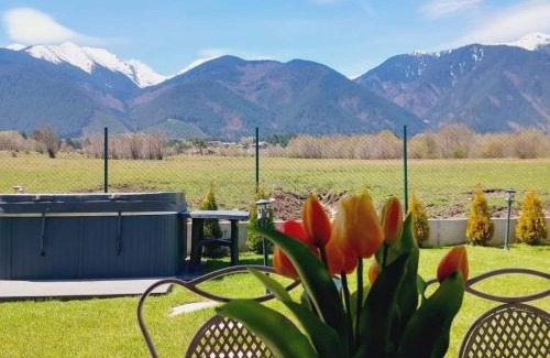 Razlog Villa | Mountain villa Jordan- with JACUZZI