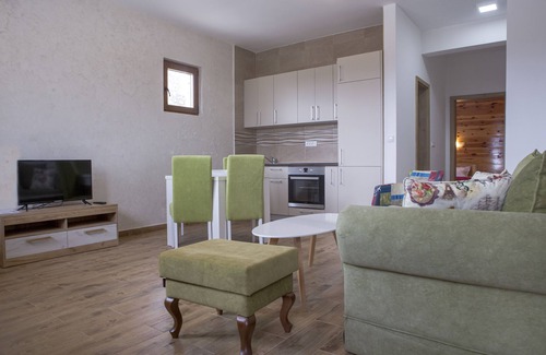 Zabljak Apartment | Mountain Vista One-Bedroom Retreat