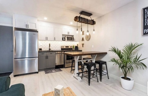 Big White Ski Resort Condo | Mountains View with Pool, Hot Tub and Gym