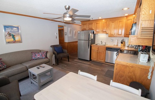Snowshoe Apartment | Mountaintop Condos