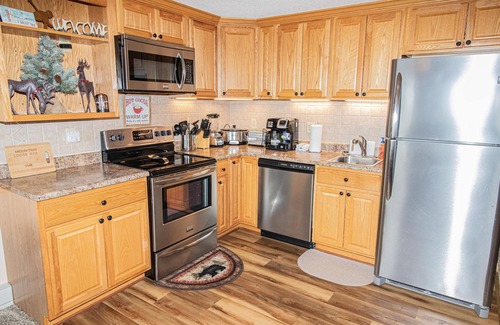 Snowshoe Apartment | Mountaintop Condos