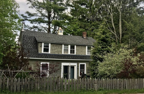Cragsmoor House | Mountaintop Library Getaway