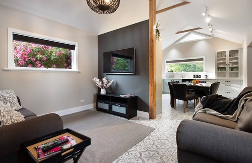 Trentham House | Moutan - stunning garden - pet friendly - free wifi - walking distance to town