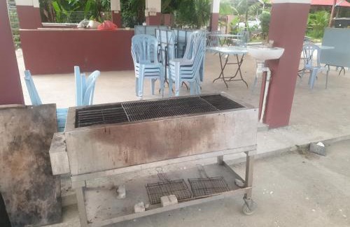 Merbau Sempak Villa | MRI Residence 4 Bedroom Bungalow with Private Pool in Sg Buloh - No Pork & No Alcohol