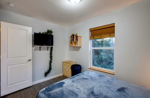 Warnick House | Mt. Baker Lodging Cabin 2- Sleeps 8!