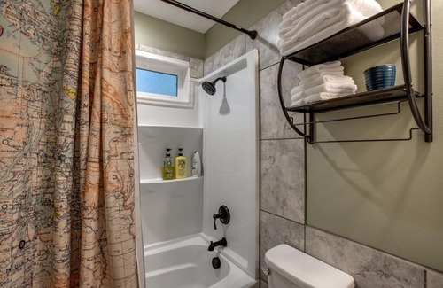 Warnick House | Mt. Baker Lodging Cabin 2- Sleeps 8!