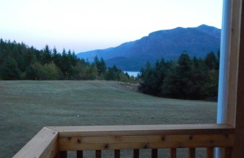 Stevenson Cabin | Mt Defiance Cabin with Columbia River View