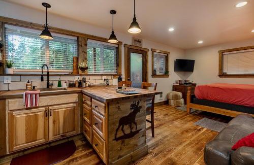 Verlot House | Mt Pilchuck River Cabin