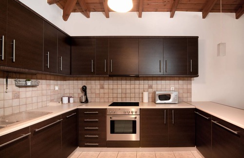 Markopoulon Apartment | MTC-NS Apartments by the Airport