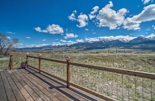 Livingston House | Mtn-View Cabin 40 Mi to Yellowstone Ntl Park!