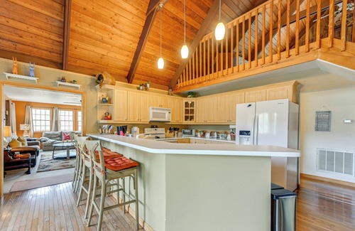 Almond House | Mtn-View Home w/Deck, Fire Pit & BBQ in Almond