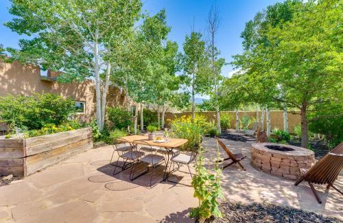 Taos House | Mtn-View Retreat with Hot Tub in New Mexico!