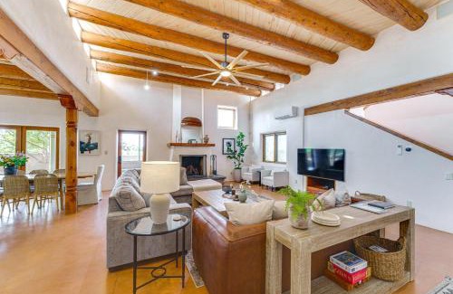 Taos House | Mtn-View Retreat with Hot Tub in New Mexico!