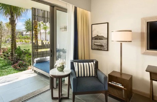 Plaine Magnien Hotel | Enjoy a Hassle-Free and Suiting Stay! 4 Classy Units, Outdoor Pool, Beachfront!