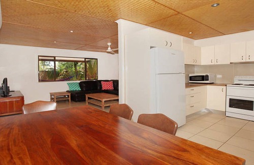 Mudjimba House | Mudjimba Beach House pets allowed inside & walk to surf beach