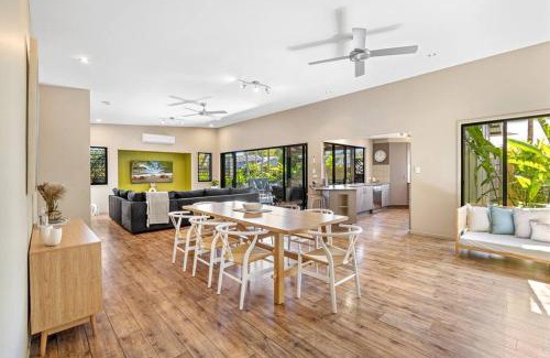 Mudjimba Villa | Mudjimba Escape-pet friendly, luxury villa w/pool