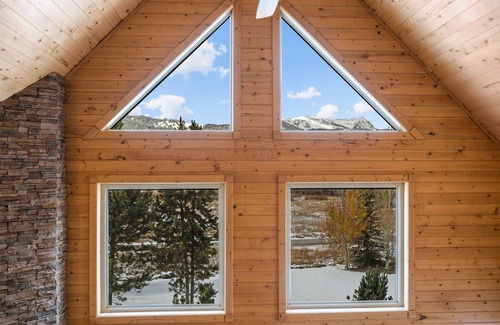 Lazy Acres House | Mule Deer Cabin