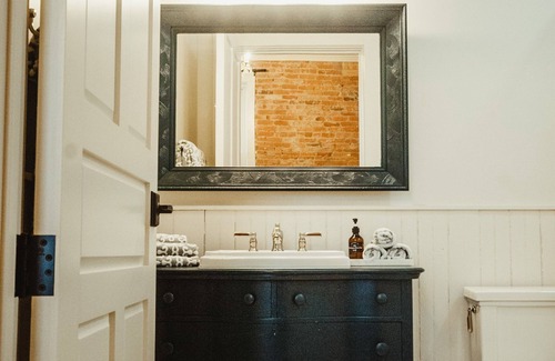 Newaygo Hotel | Muskegon River Inn