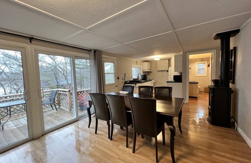 Big Chute Cottage | Muskoka - The Hummingbird Tea Lake cabin