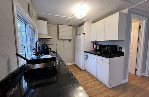 Big Chute Cottage | Muskoka - The Hummingbird Tea Lake cabin