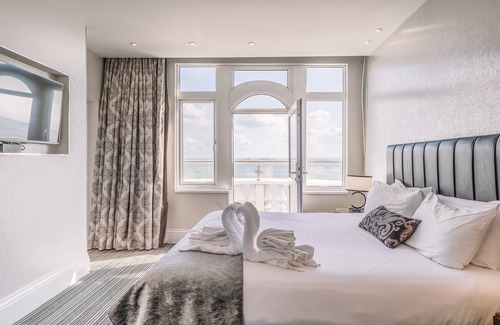Westcliff-on-Sea Hotel | Muthu Westcliff Hotel (Near London Southend Airport)