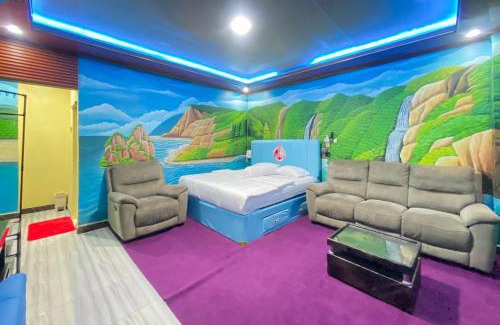 Bojong Gede Hotel | MVA Hotel Cafe and Resto Mitra RedDoorz