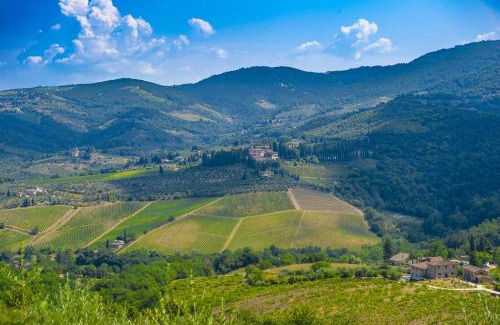 Panzano in Chianti Villa | My Exclusive Italy - Villa Chianti with pool near the vineyard