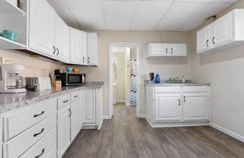 De Pere Apartment | My Happy Place 2 on Main Ave. De Pere