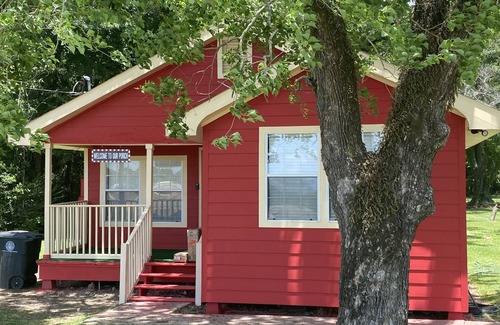 Baton Rouge House | My Lil Red House.