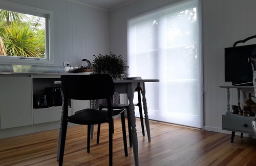 Raglan House | My Little Place in Raglan by the Beach!