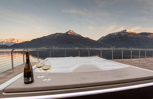 Vignola Villa | My Rental Homes - Villa Perla with pool, jacuzzi, and spectacular view of the Lake