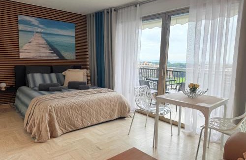 Mandelieu-La-Napoule Apartment | My Resid Appart Divina Cannes Marina vue mer
