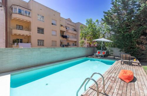 El Putget i Farro Apartment | My Space Emirates - Splendid Apartment with Terrace and Pool near Park Güell
