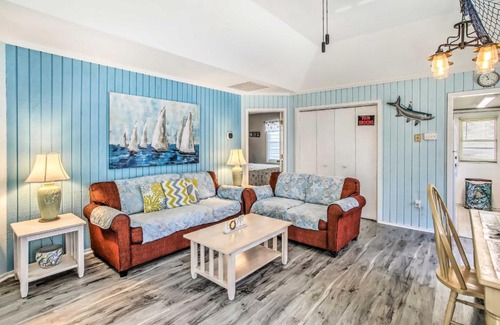 Myrtle Beach House | Myrtle Beach Cottage, Walk to Pools and Beach!