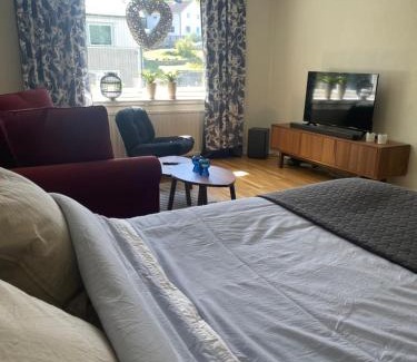 Uddevalla Apartment | Mysig lägenhet, nära det mesta!