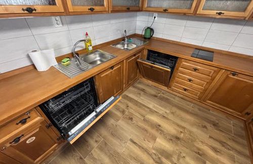 Abelova House | Na spoločnom dvore