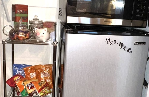 Tracy House | Nabor(9) private room with bath in clean & quite