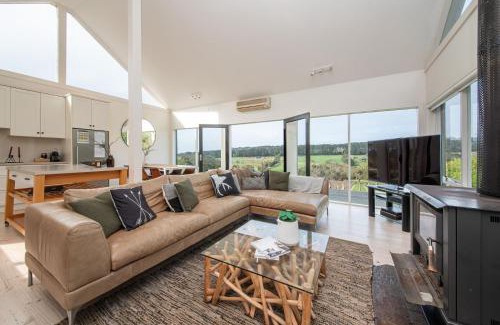 Red Hill South House | Nafplio Red Hill vineyard stunning views