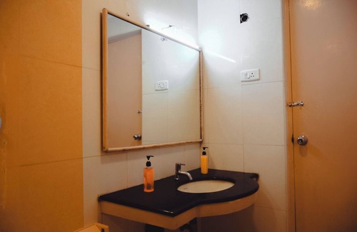 Perambur Purasavakam Hotel | Naksha Tree Hotels - Mogappair