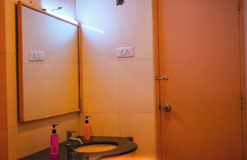 Perambur Purasavakam Hotel | Naksha Tree Hotels - Mogappair