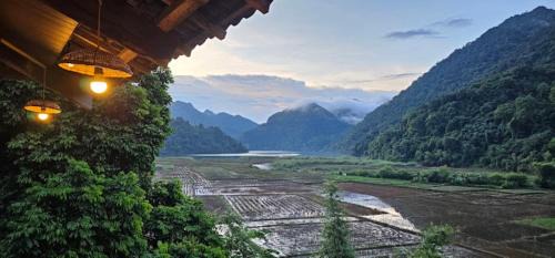 Nam Mau House | Nam Pé Tày Homestay - View hồ Ba Bể
