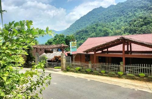 Nam Mau House | Nam Pé Tày Homestay - View hồ Ba Bể