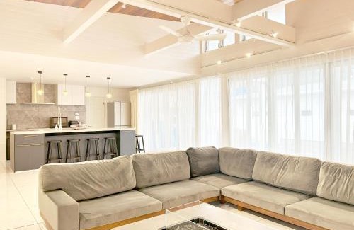 Aoshima Villa | Naminoma Blue 青島