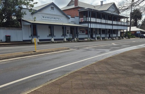 Barrabup Cottage | Nannup Riverview Cottage, fully Self Contained Holiday Let